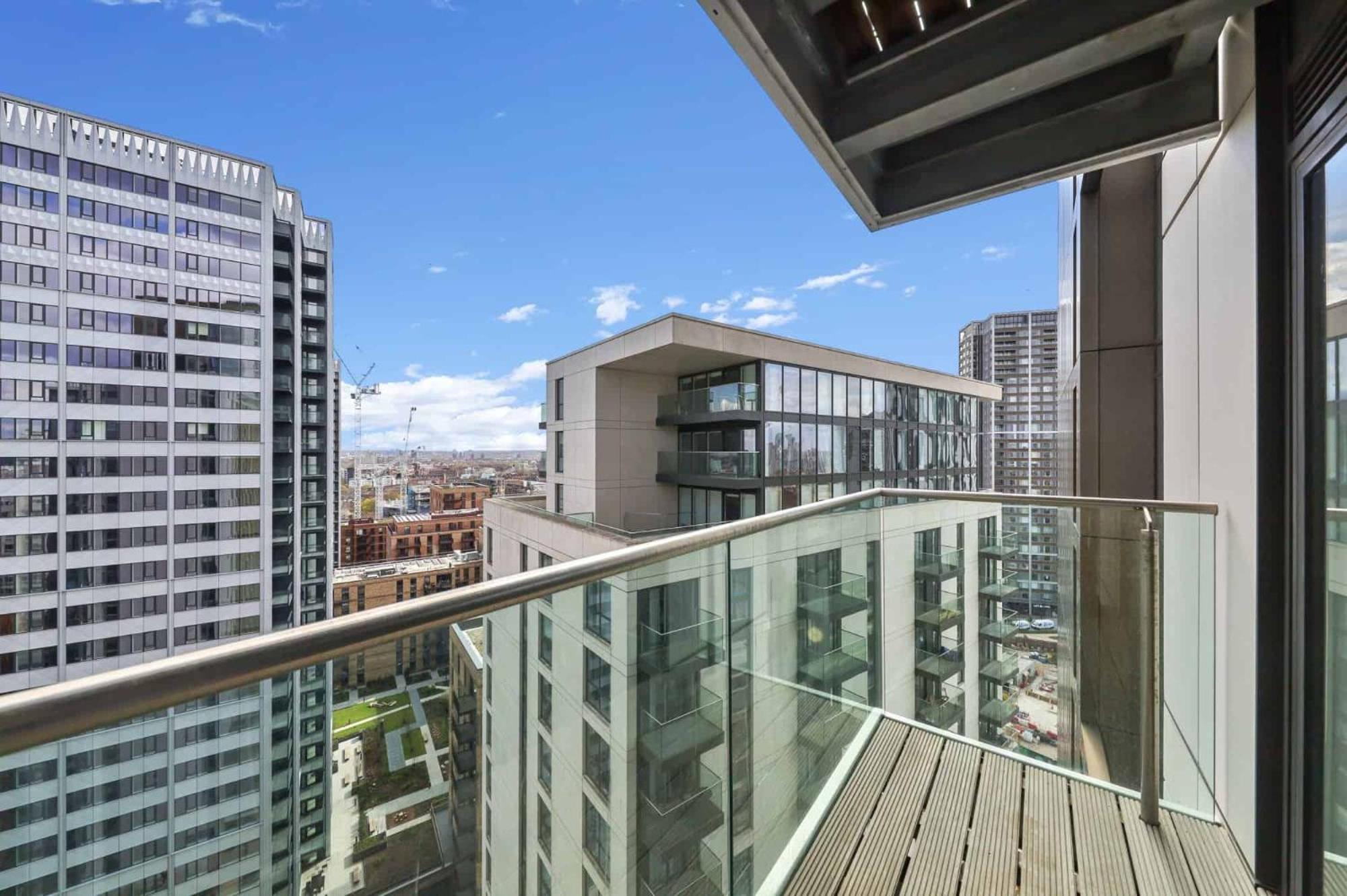 Luxury Modern Flat In