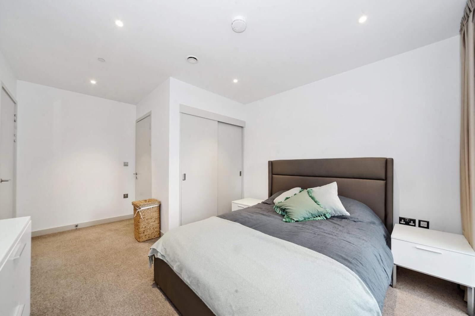 Luxury Modern Flat In Apartment London